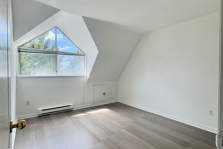 202 3683 Wellington Avenue Vancouver, BC - 11