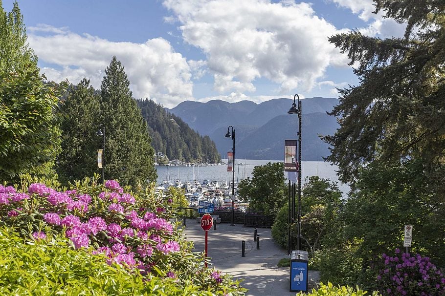 2151 Banbury Road North Vancouver, BC - 4