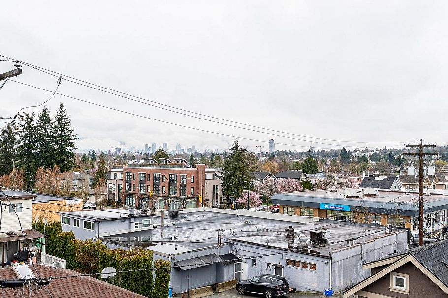 1 2837 Oliver Crescent Vancouver, BC - 1