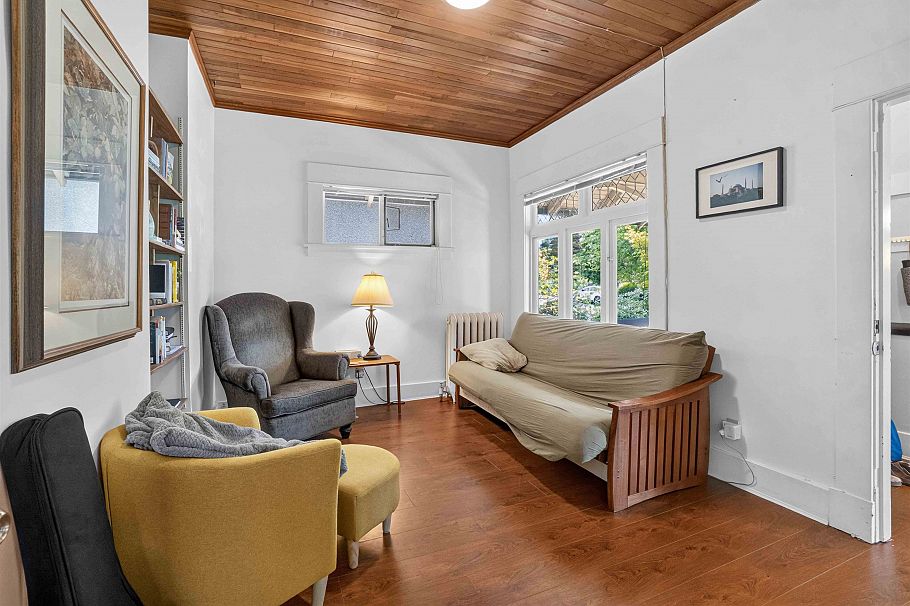 2063 W 37th Avenue Vancouver, BC - 27