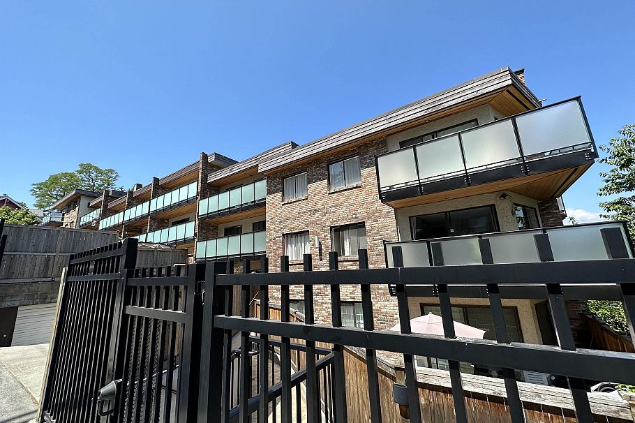209 930 E 7th Avenue Vancouver, BC - 1