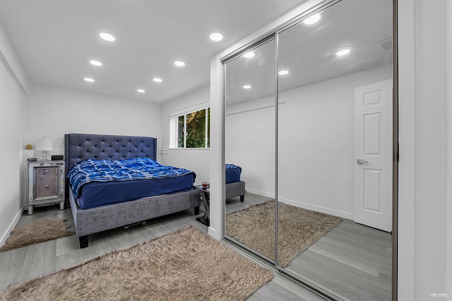 330 W Braemar Road North Vancouver, BC - 16