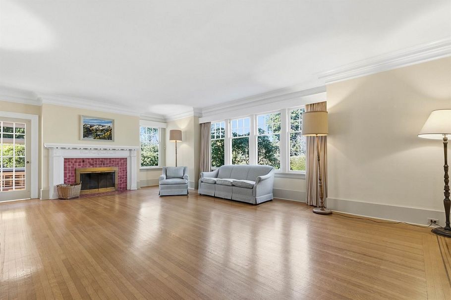 1570 W 36th Avenue Vancouver, BC - 9