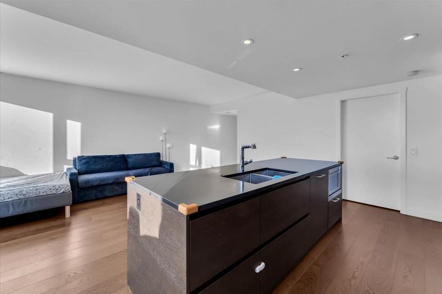 607 1571 W 57th Avenue Vancouver, BC - 9