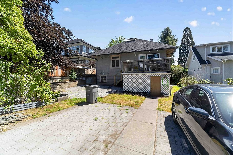 2063 W 37th Avenue Vancouver, BC - 6