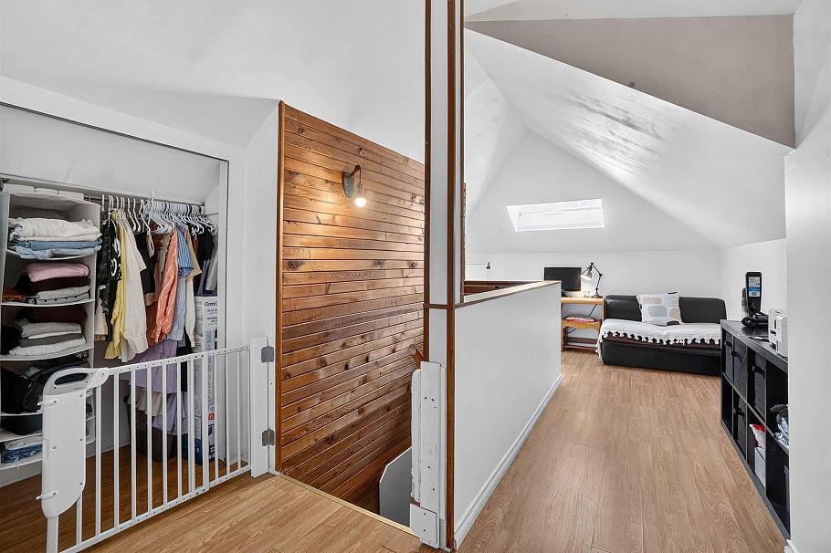 2063 W 37th Avenue Vancouver, BC - 23
