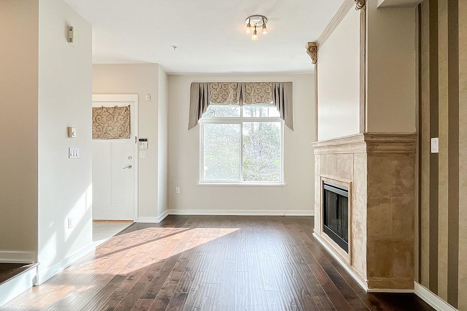 7425 Columbia Street Vancouver, BC - 7