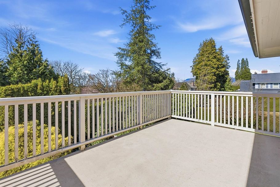 1570 W 36th Avenue Vancouver, BC - 22