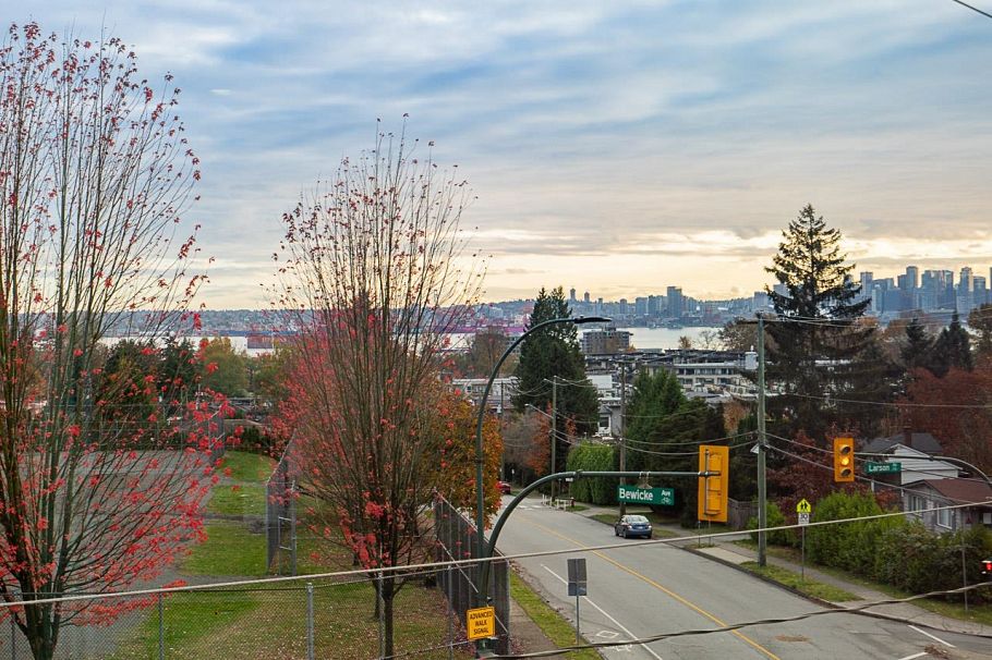 1710 Larson Road North Vancouver, BC - 16