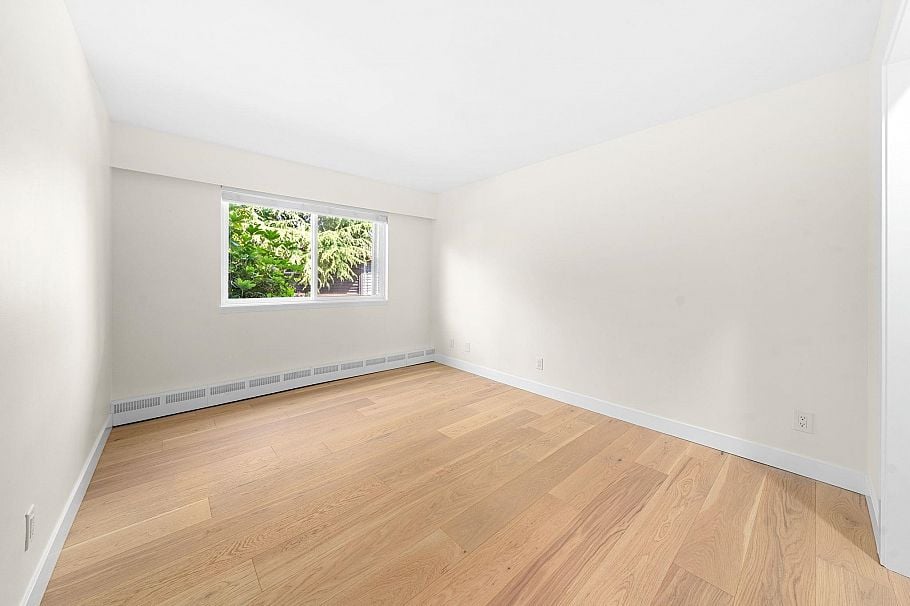911 555 W 28th Street North Vancouver, BC - 23