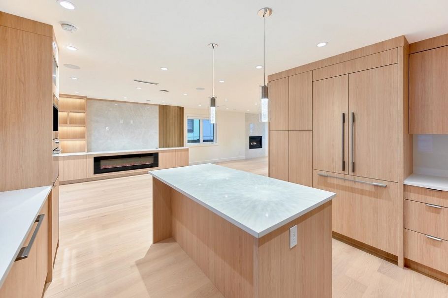 806 Montroyal Boulevard North Vancouver, BC - 10