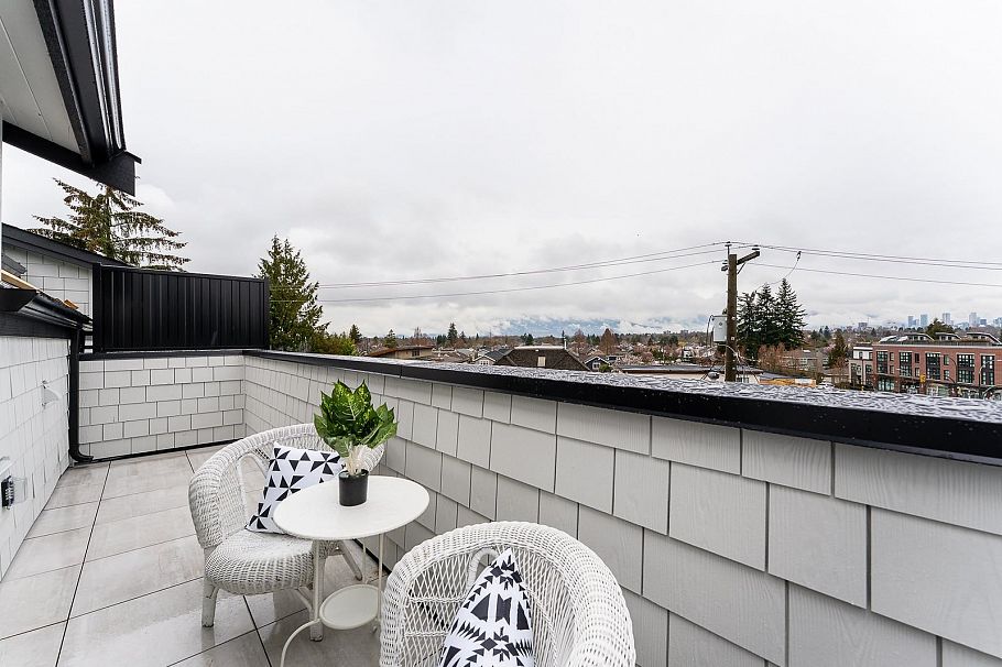 1 2837 Oliver Crescent Vancouver, BC - 4