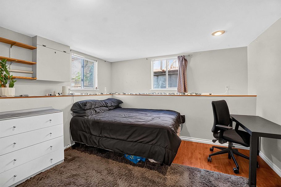 2063 W 37th Avenue Vancouver, BC - 10