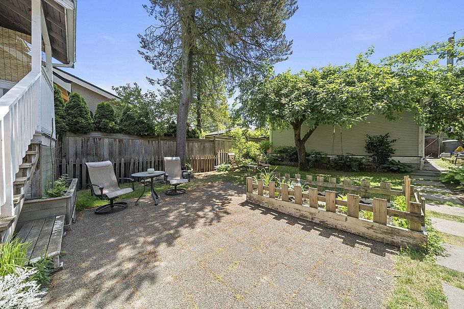 3750 W 17th Avenue Vancouver, BC - 24