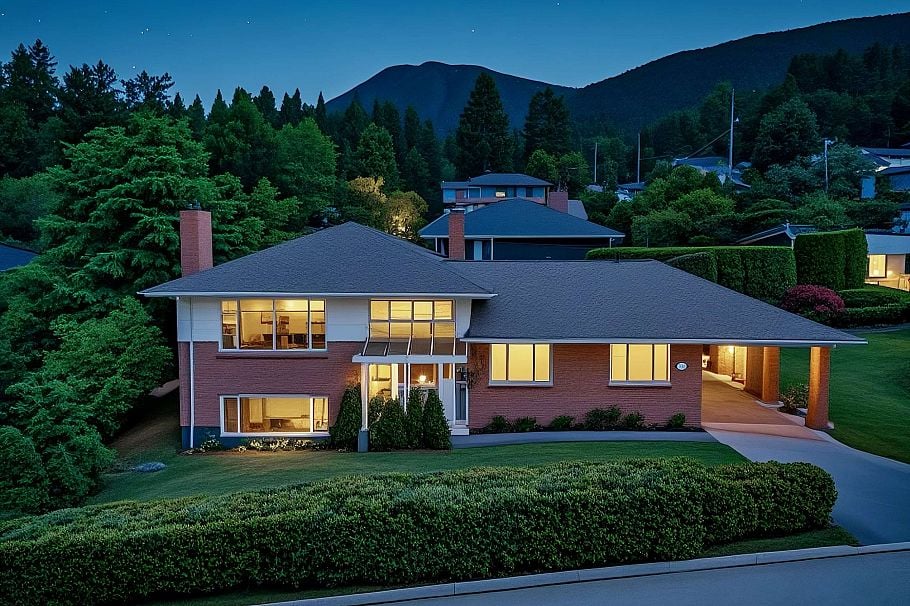330 W Braemar Road North Vancouver, BC - 1