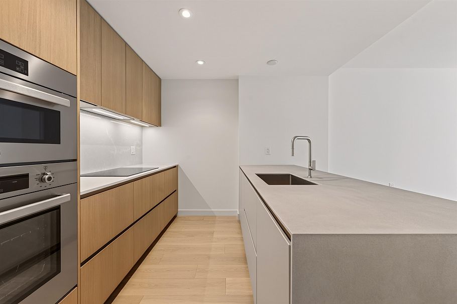 302 1526 W 6th Avenue Vancouver, BC - 9