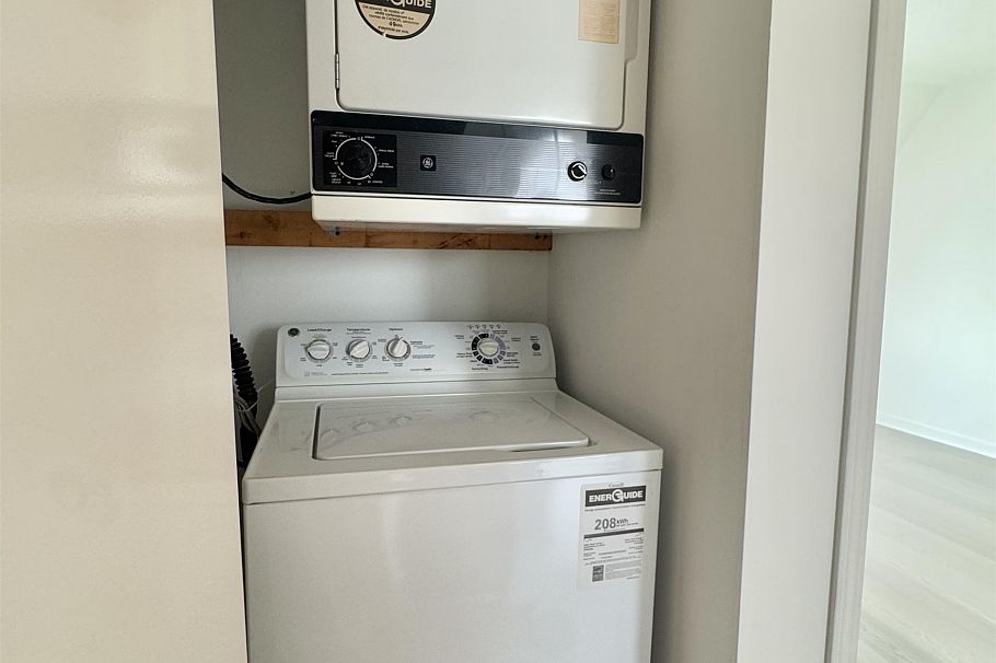 202 3683 Wellington Avenue Vancouver, BC - 16