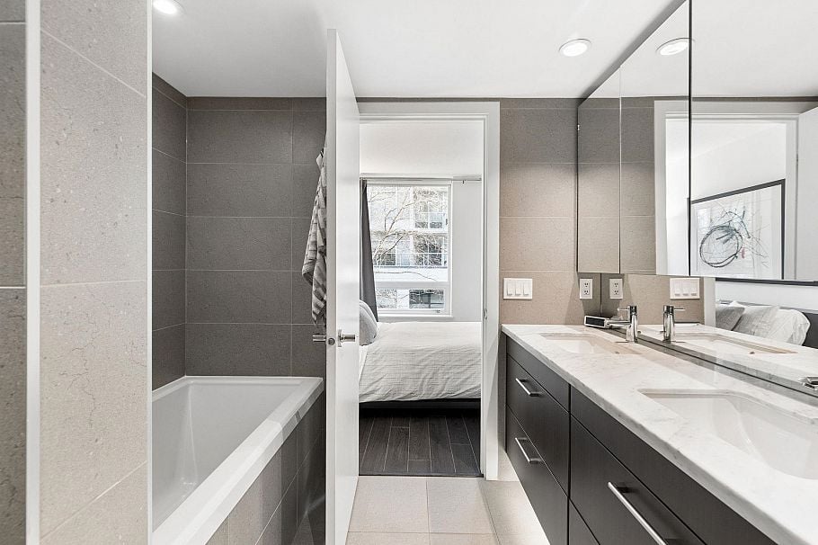 156 W 1st Avenue Vancouver, BC - 40