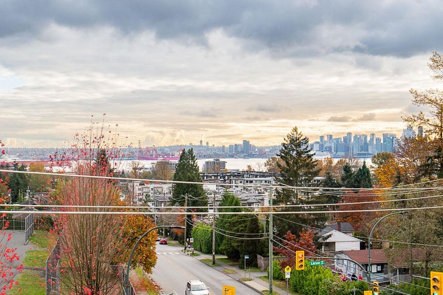 1710 Larson Road North Vancouver, BC - 29