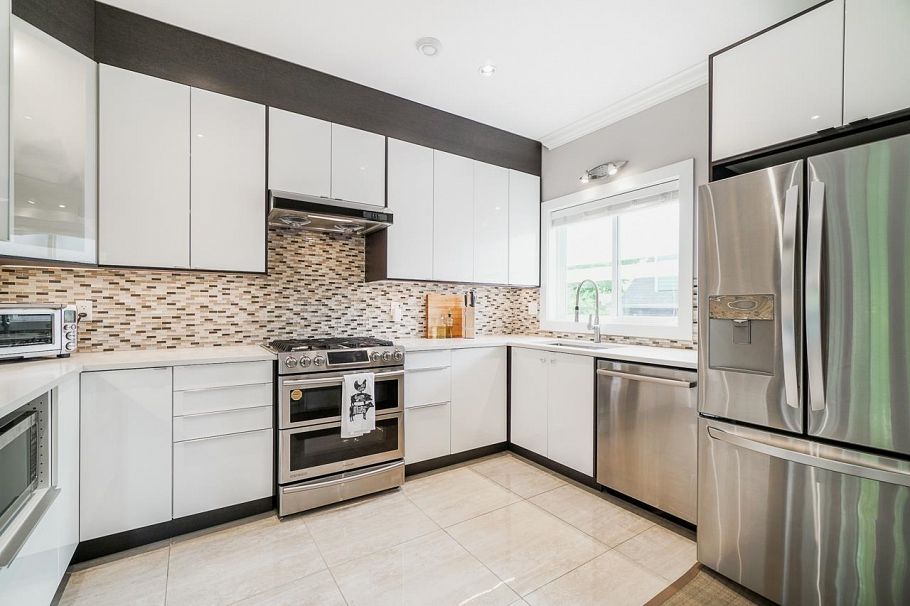5603 Rhodes Street Vancouver, BC - 3
