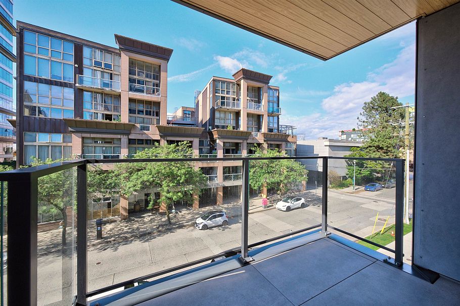 302 1526 W 6th Avenue Vancouver, BC - 36