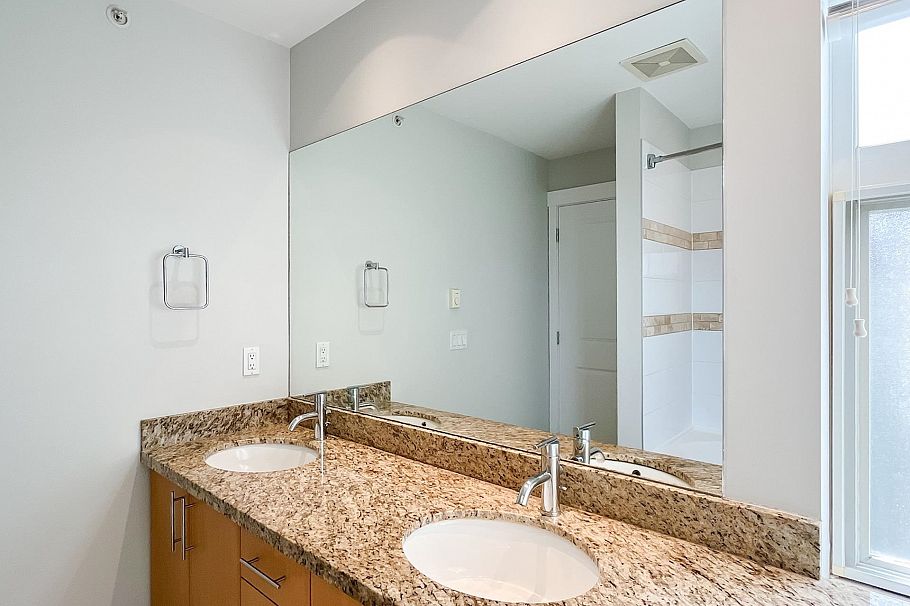 7425 Columbia Street Vancouver, BC - 15