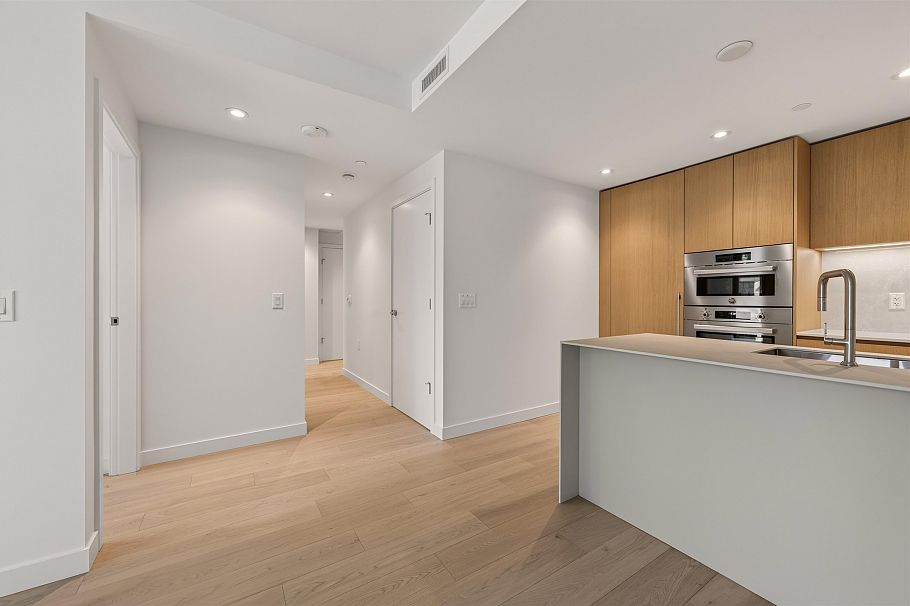 302 1526 W 6th Avenue Vancouver, BC - 10