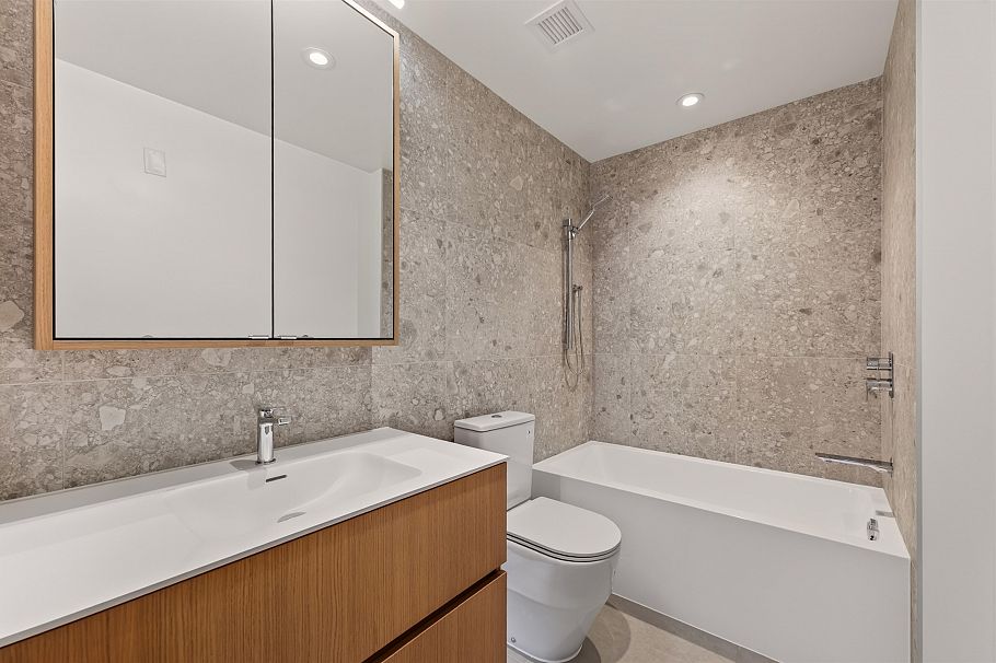 302 1526 W 6th Avenue Vancouver, BC - 34