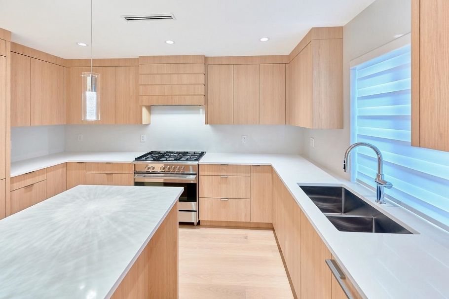 806 Montroyal Boulevard North Vancouver, BC - 8