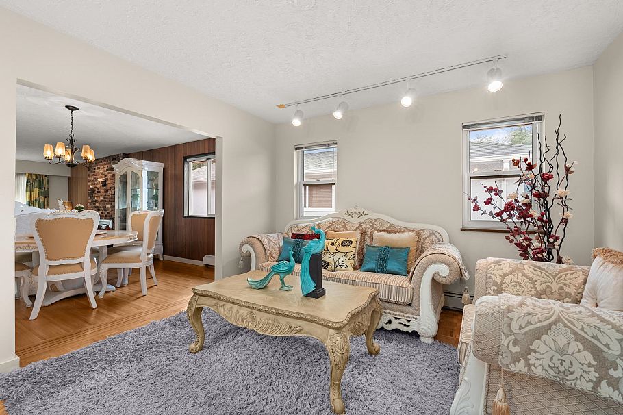 4651 W 16th Avenue Vancouver, BC - 8