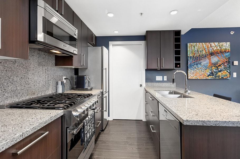 156 W 1st Avenue Vancouver, BC - 10