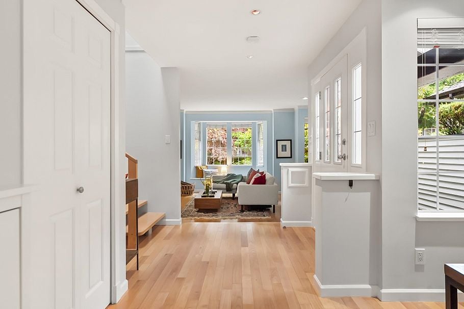 2146 West 14th Avenue Vancouver, BC - 4