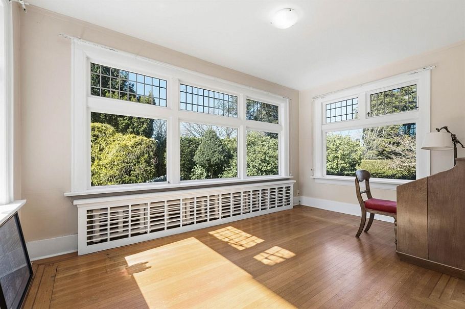 1570 W 36th Avenue Vancouver, BC - 11
