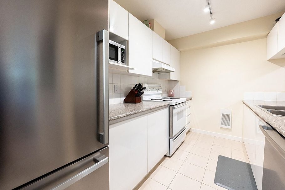 1 1386 W 6th Avenue Vancouver, BC - 10