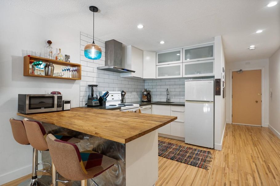 109 36 E 14th Avenue Vancouver, BC - 1