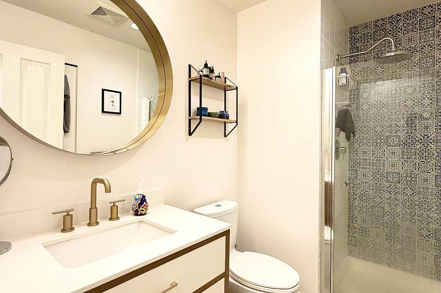 318 1111 E 27th Street North Vancouver, BC - 16