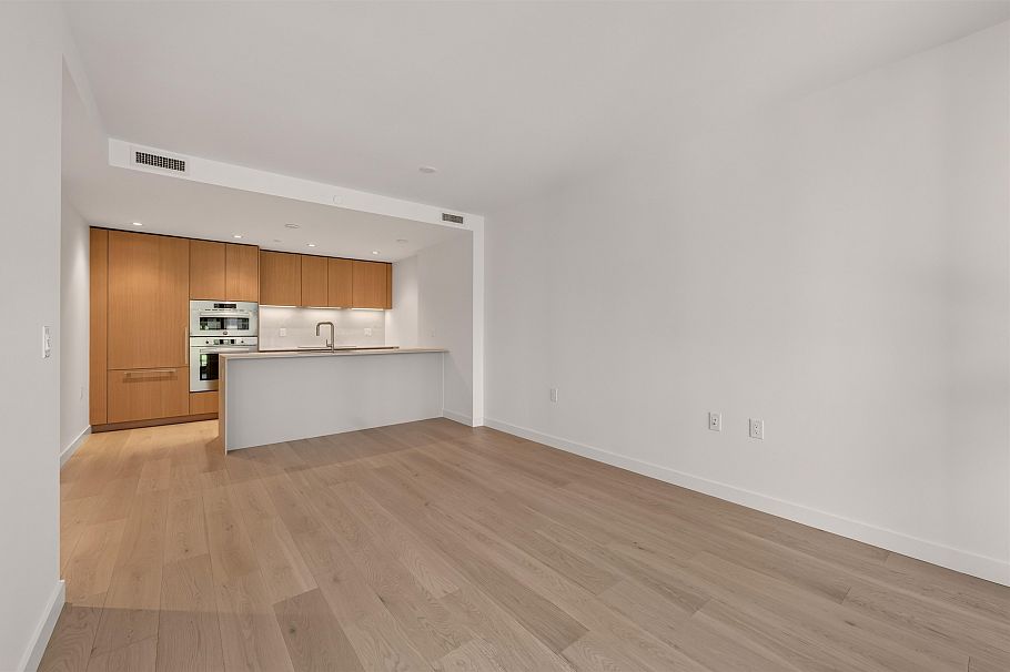 302 1526 W 6th Avenue Vancouver, BC - 13