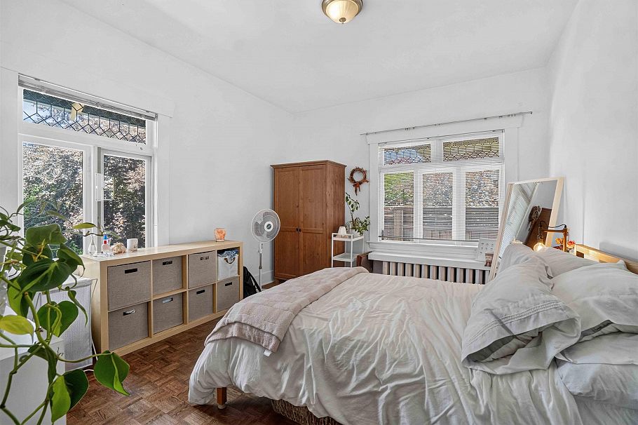 2063 W 37th Avenue Vancouver, BC - 33