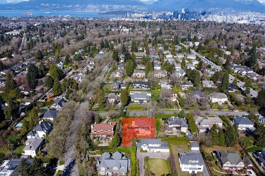 1570 W 36th Avenue Vancouver, BC - 36