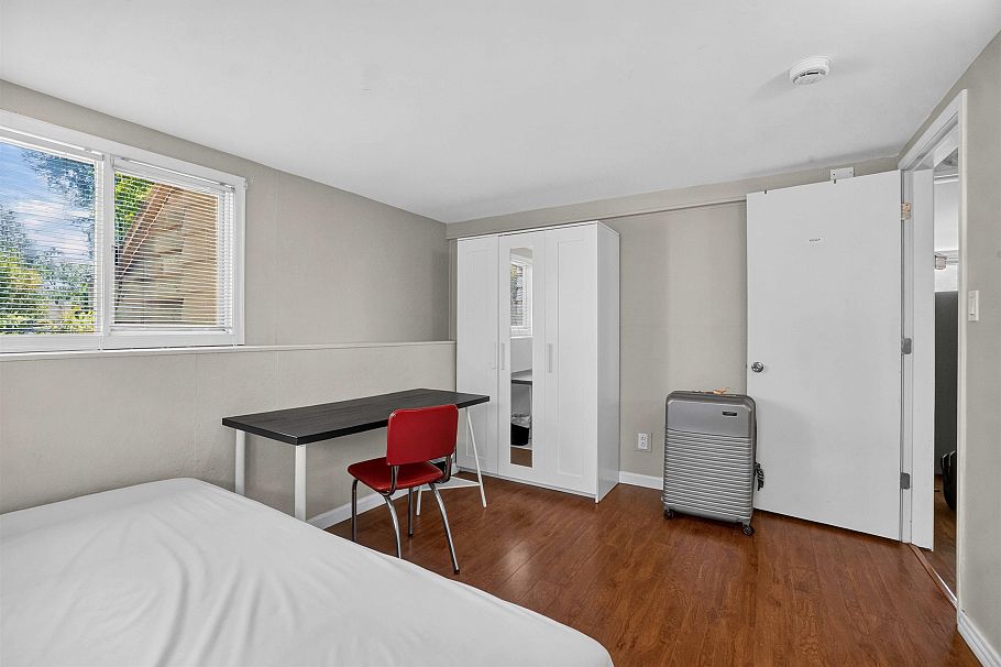 2063 W 37th Avenue Vancouver, BC - 14