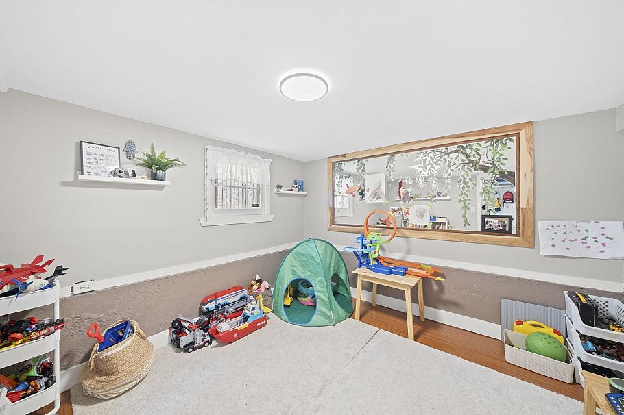 3750 W 17th Avenue Vancouver, BC - 13