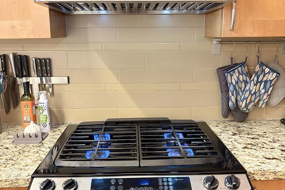 318 1111 E 27th Street North Vancouver, BC - 7