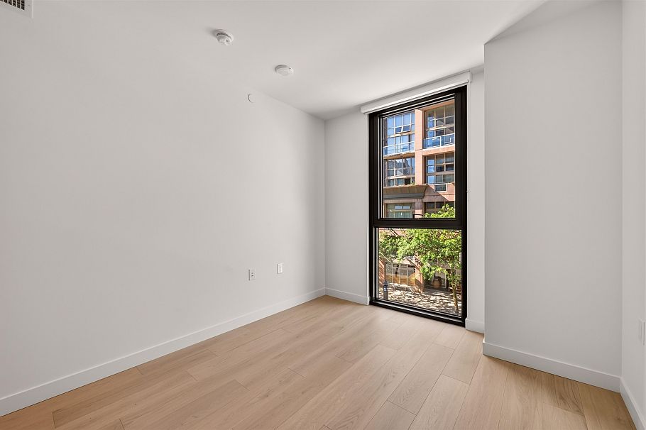 302 1526 W 6th Avenue Vancouver, BC - 18