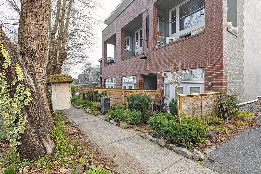 307 980 W 22nd Avenue Vancouver, BC - 1