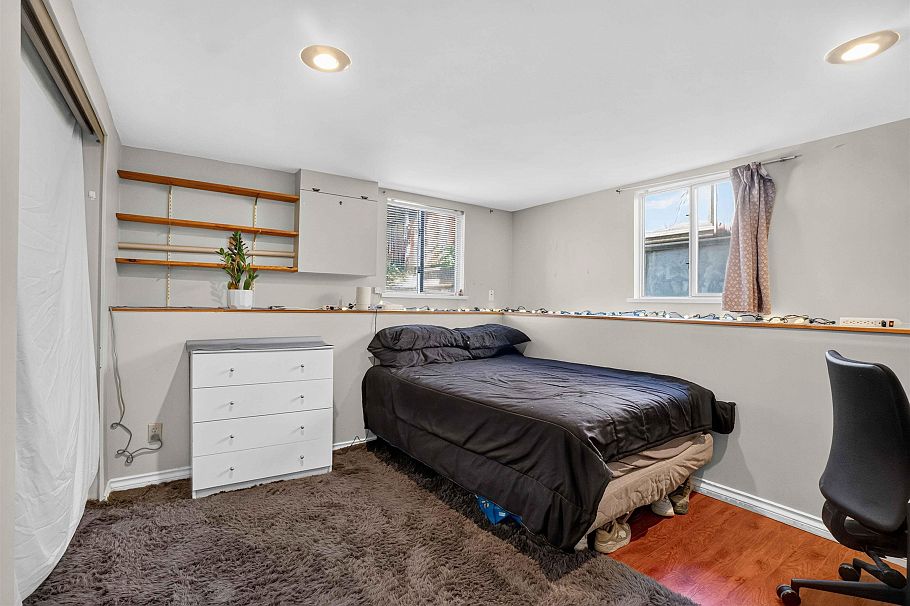 2063 W 37th Avenue Vancouver, BC - 16