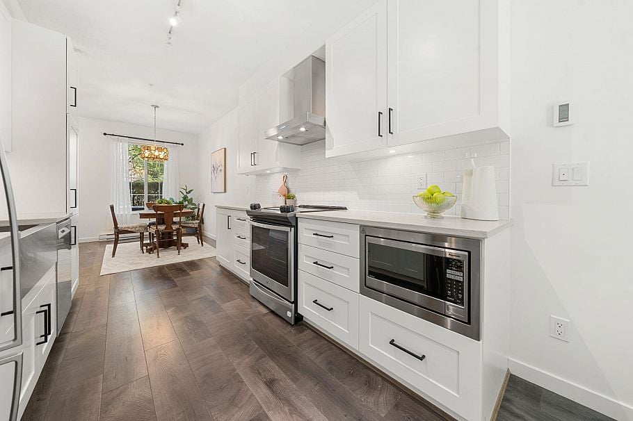 9 433 Seymour River Place North Vancouver, BC - 6