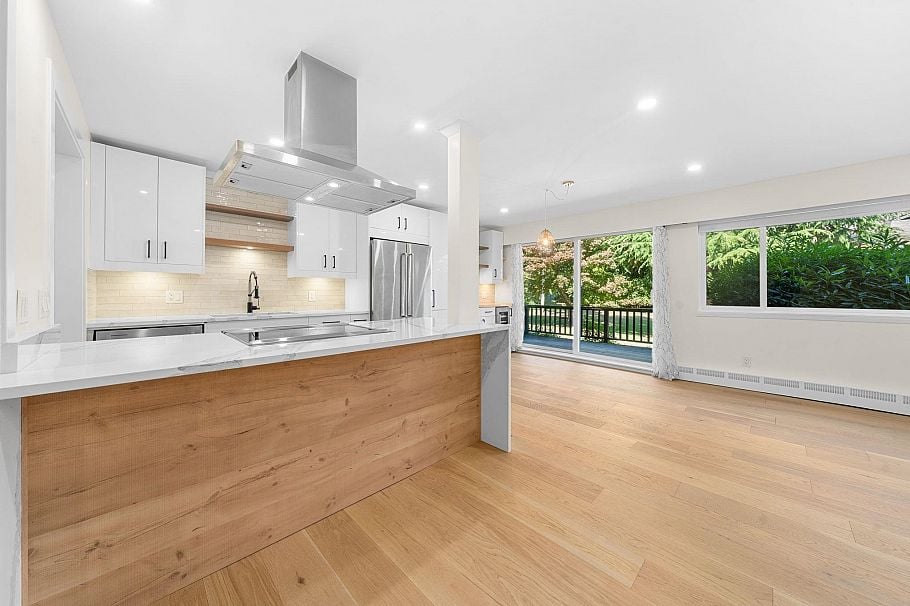 911 555 W 28th Street North Vancouver, BC - 8