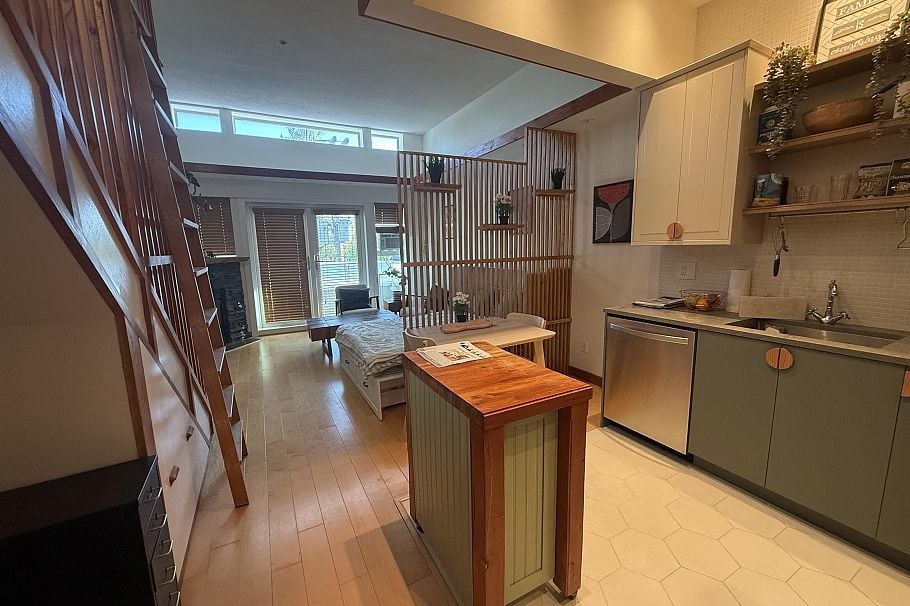 307 980 W 22nd Avenue Vancouver, BC - 5
