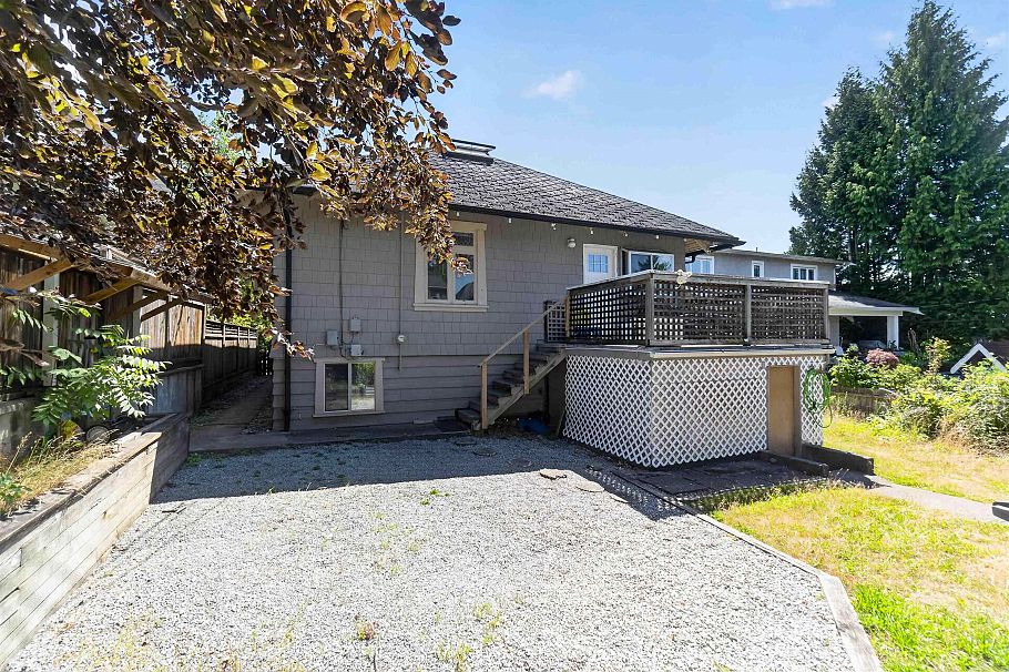 2063 W 37th Avenue Vancouver, BC - 4