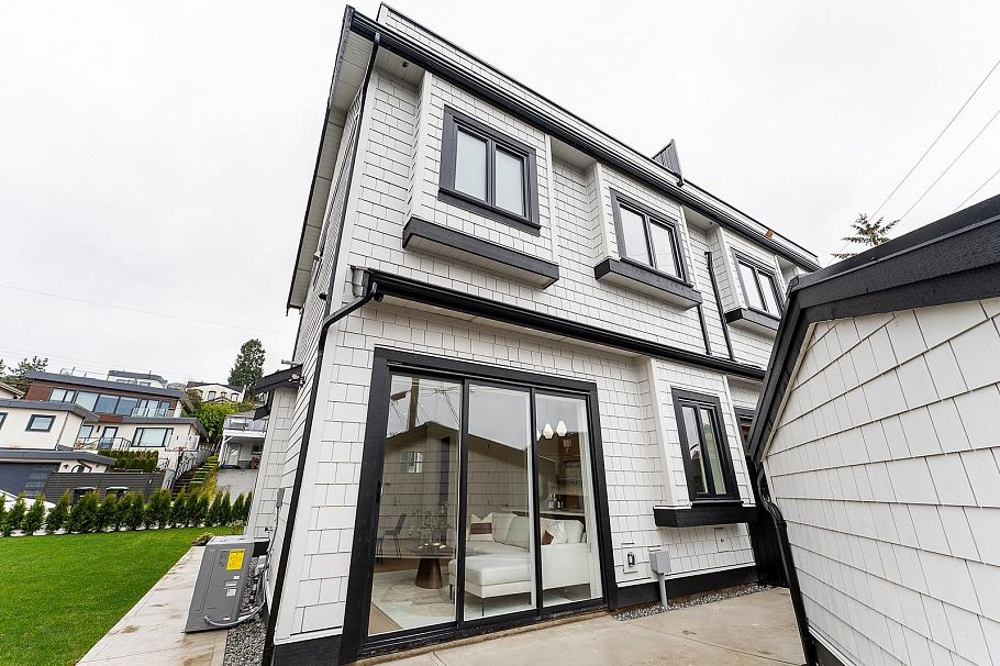1 2837 Oliver Crescent Vancouver, BC - 2